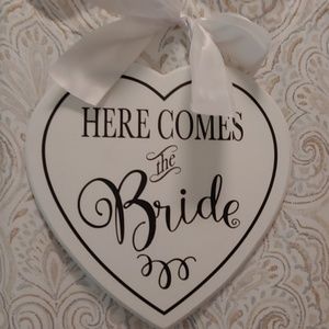 Reversible Here Comes the Bride Aisle Sign